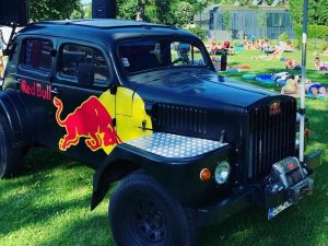RED BULL “party auto”